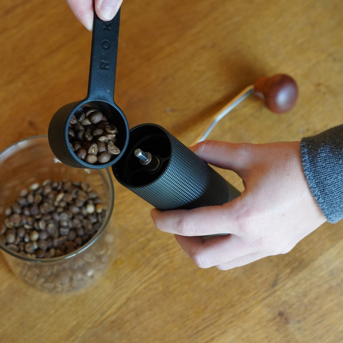 Hand grinder